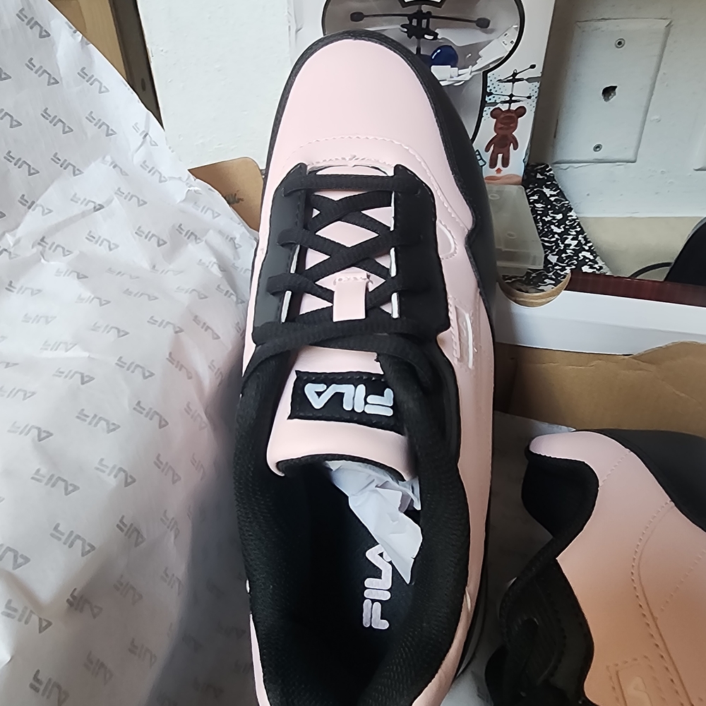 Fila Women's Pink and Black Sneakers